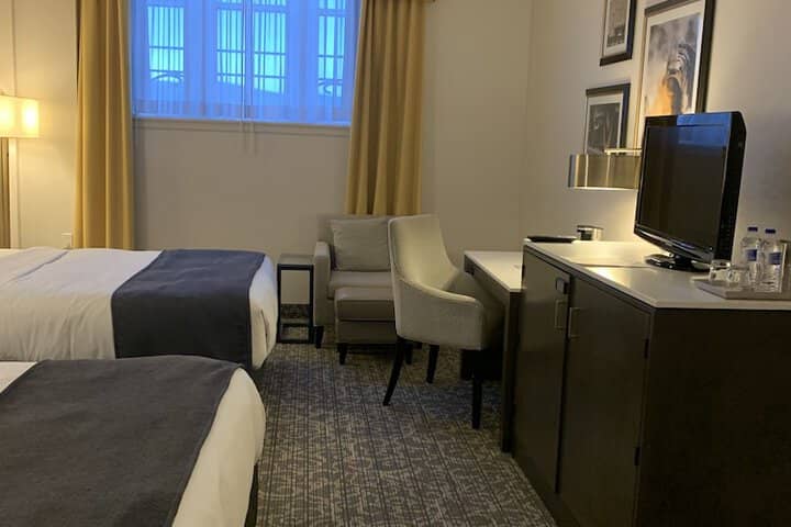 Room 33 of 123