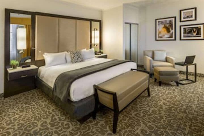Room 43 of 123