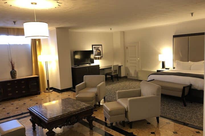 Room 18 of 123